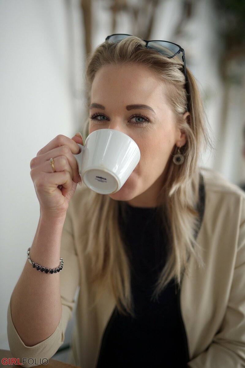 Александра, 31 год, 0 размер груди